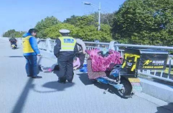 山里骑车送外卖图片大全最新,最新山里骑车送外卖卡通图片集锦